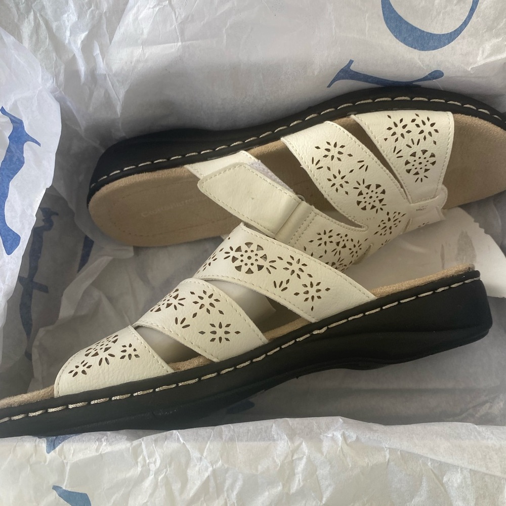 Croft & Barrow White Sandals - Picture 6 of 8
